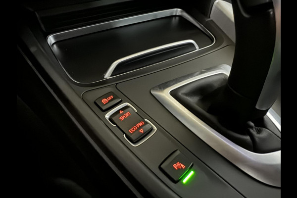 BMW 3-serie 320i M-Sport Pano Leer HUD CarPlay Camera Trekh. NAP
