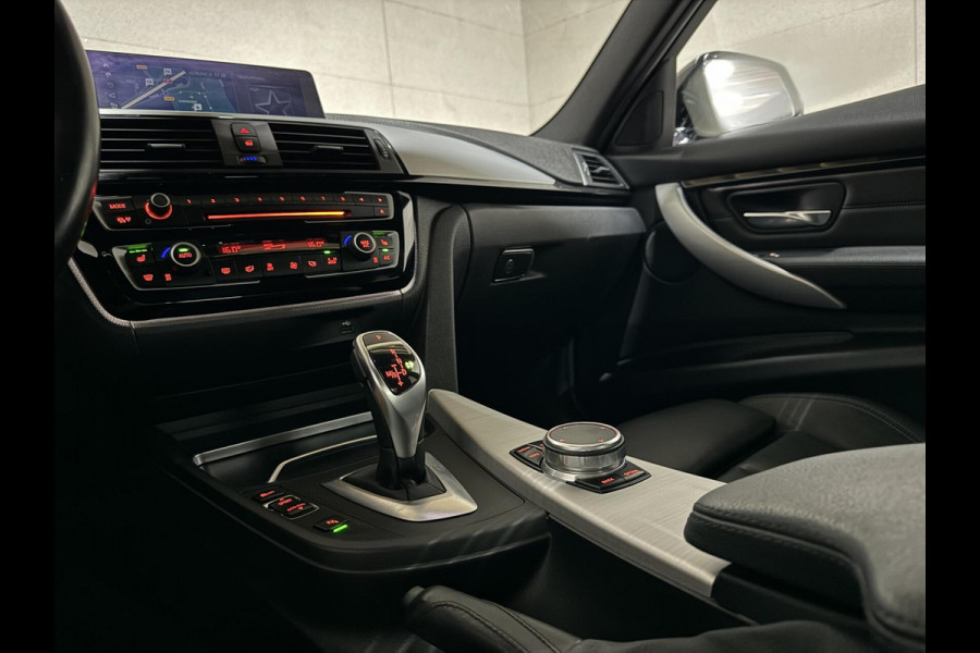 BMW 3-serie 320i M-Sport Pano Leer HUD CarPlay Camera Trekh. NAP
