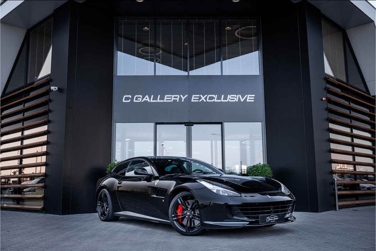 Ferrari GTC4Lusso 6.3 V12 - 4-zits l Lift l Passanger Display l Carbon l Panorama