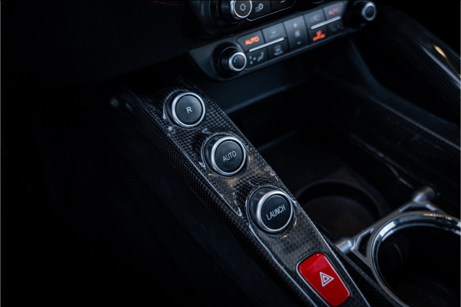 Ferrari GTC4Lusso 6.3 V12 - 4-zits l Lift l Passanger Display l Carbon l Panorama