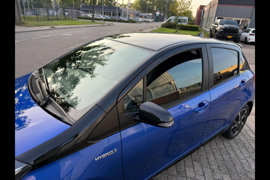 Toyota Yaris 1.5 Hybrid Bi-Tone 136PK NAVI CLIMA NAP LANE-ASSIST KEYLESS