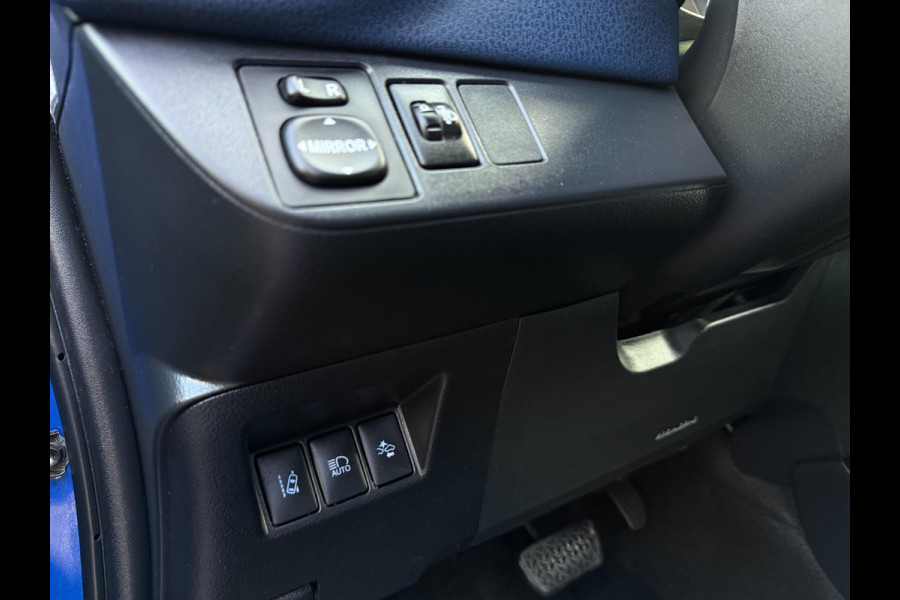 Toyota Yaris 1.5 Hybrid Bi-Tone 136PK NAVI CLIMA NAP LANE-ASSIST KEYLESS