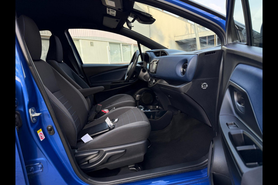 Toyota Yaris 1.5 Hybrid Bi-Tone 136PK NAVI CLIMA NAP LANE-ASSIST KEYLESS