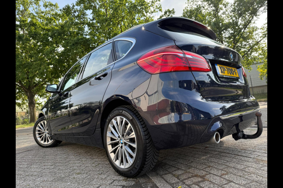 BMW 2 Serie Active Tourer 220i HIGH EXECUTIVE SPORT 192PK PANO NAP LEDER LUXE