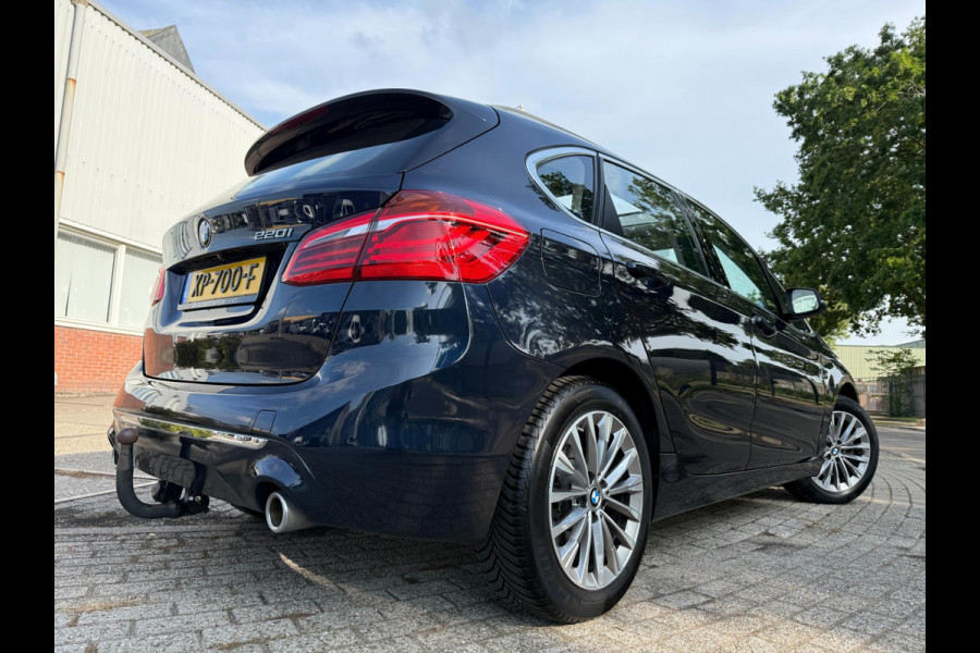 BMW 2 Serie Active Tourer 220i HIGH EXECUTIVE SPORT 192PK PANO NAP LEDER LUXE