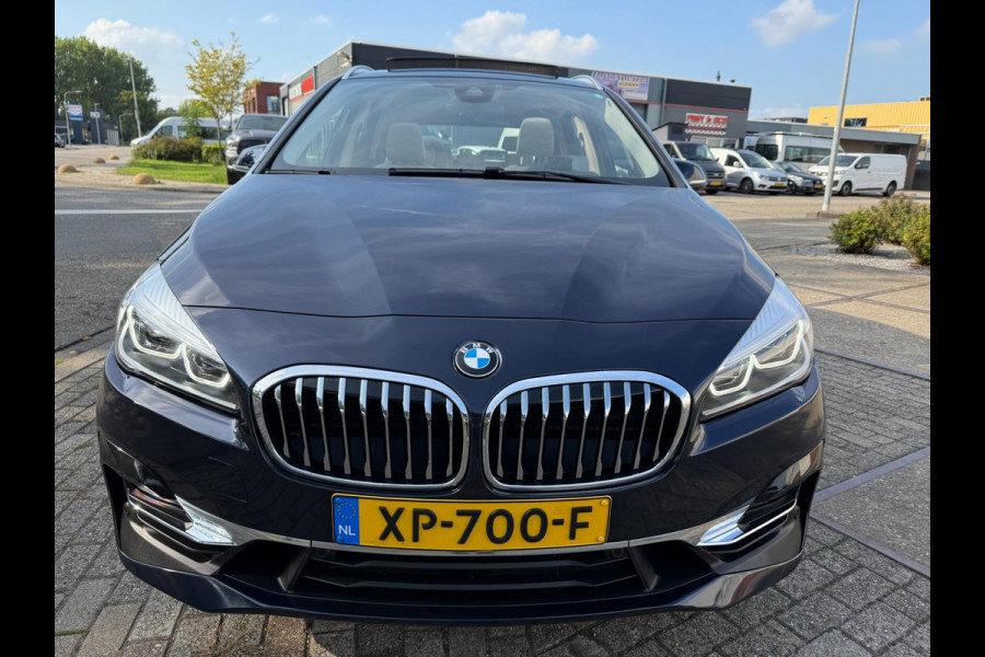 BMW 2 Serie Active Tourer 220i HIGH EXECUTIVE SPORT 192PK PANO NAP LEDER LUXE