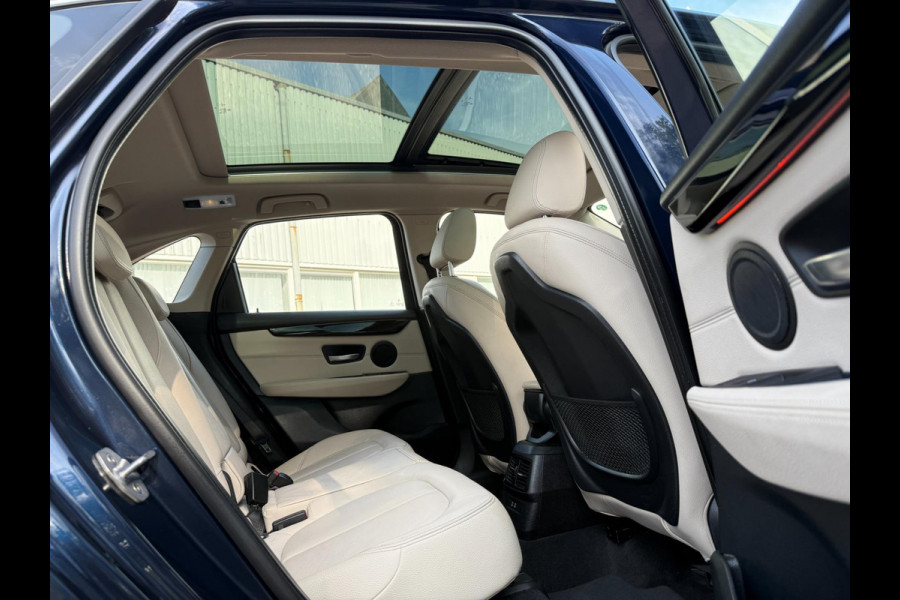 BMW 2 Serie Active Tourer 220i HIGH EXECUTIVE SPORT 192PK PANO NAP LEDER LUXE