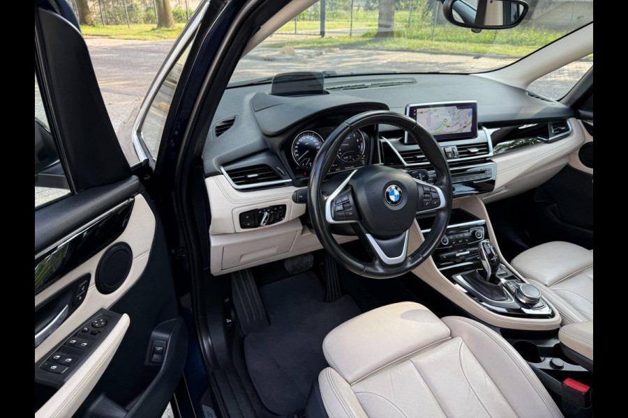 BMW 2 Serie Active Tourer 220i HIGH EXECUTIVE SPORT 192PK PANO NAP LEDER LUXE