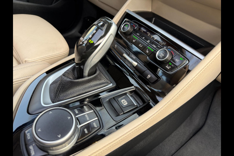 BMW 2 Serie Active Tourer 220i HIGH EXECUTIVE SPORT 192PK PANO NAP LEDER LUXE