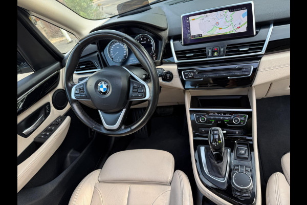 BMW 2 Serie Active Tourer 220i HIGH EXECUTIVE SPORT 192PK PANO NAP LEDER LUXE
