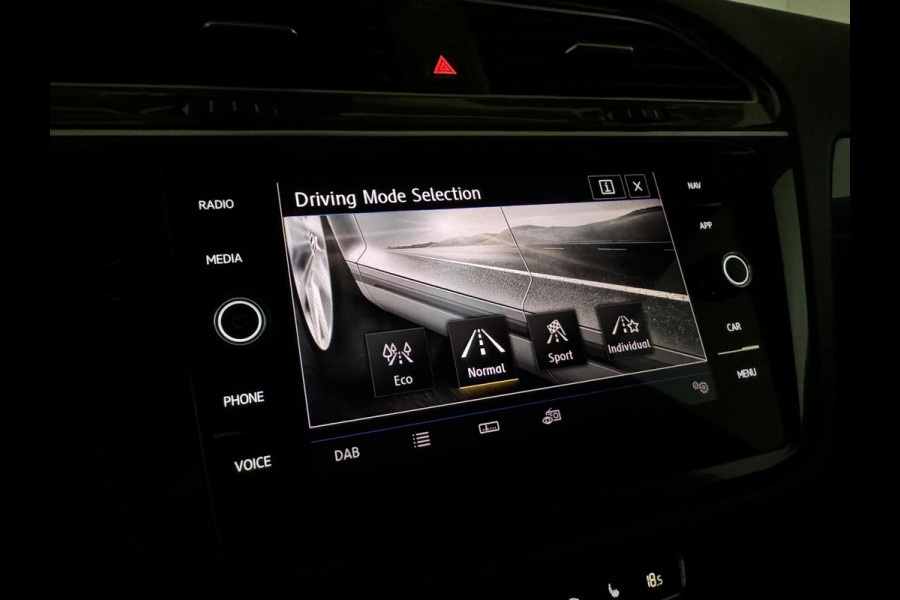 Volkswagen Tiguan 1.5 TSI R-Line Black Edition Pano Virtual Carplay NAP