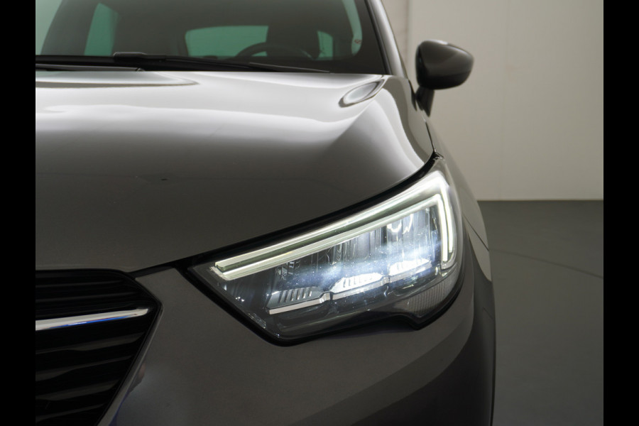 Opel Crossland X T111PK Innovation Navi Apple Carplay Android Auto Ecc Cruise Control PDC Led ESP Licht-Regensensor Lmv 16" Lane Departure Warning 1.2 Turbo