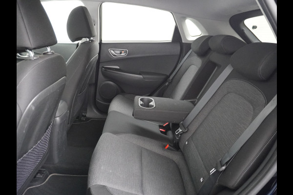 Hyundai Kona EV 64kWh Camera Apple Carplay/Android Auto Navi Adaptive Cruise Camera HUD Trekhaak Pdc-V+A 17"LM Lane Assist Blind Spot Monitor FCA Keyless Led Etms systeem Forward Collision-Avoidance Assist Highway assist sys Origineel NLse auto,  garantie op accu 06-07-2028/160.000km