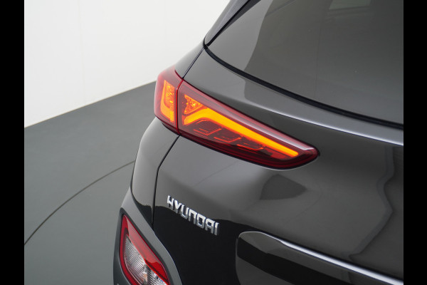Hyundai Kona EV 64kWh Camera Apple Carplay/Android Auto Navi Adaptive Cruise Camera HUD Trekhaak Pdc-V+A 17"LM Lane Assist Blind Spot Monitor FCA Keyless Led Etms systeem Forward Collision-Avoidance Assist Highway assist sys Origineel NLse auto,  garantie op accu 06-07-2028/160.000km