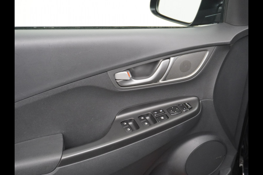 Hyundai Kona EV 64kWh Camera Apple Carplay/Android Auto Navi Adaptive Cruise Camera HUD Trekhaak Pdc-V+A 17"LM Lane Assist Blind Spot Monitor FCA Keyless Led Etms systeem Forward Collision-Avoidance Assist Highway assist sys Origineel NLse auto,  garantie op accu 06-07-2028/160.000km
