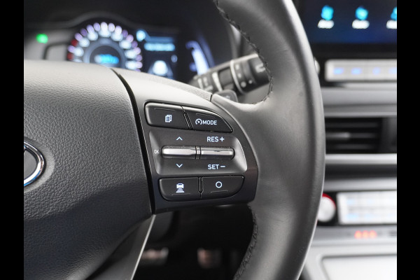 Hyundai Kona EV 64kWh Camera Apple Carplay/Android Auto Navi Adaptive Cruise Camera HUD Trekhaak Pdc-V+A 17"LM Lane Assist Blind Spot Monitor FCA Keyless Led Etms systeem Forward Collision-Avoidance Assist Highway assist sys Origineel NLse auto,  garantie op accu 06-07-2028/160.000km