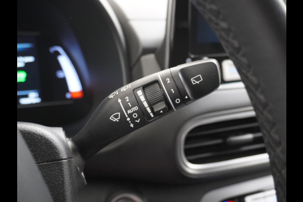 Hyundai Kona EV 64kWh Camera Apple Carplay/Android Auto Navi Adaptive Cruise Camera HUD Trekhaak Pdc-V+A 17"LM Lane Assist Blind Spot Monitor FCA Keyless Led Etms systeem Forward Collision-Avoidance Assist Highway assist sys Origineel NLse auto,  garantie op accu 06-07-2028/160.000km