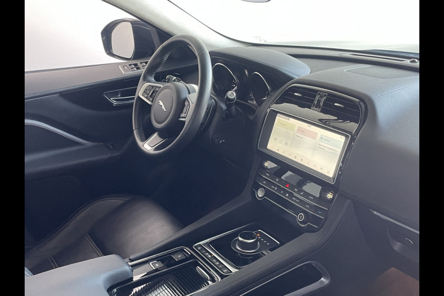 Jaguar F-Pace 2.0t AWD Prem Edition Panorama DAK / Leder Camera