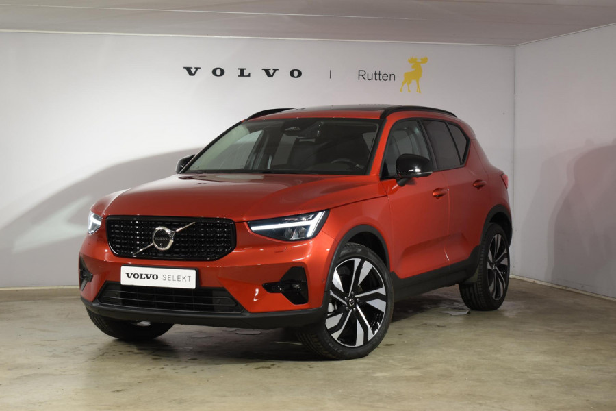Volvo XC40 B4 211PK Automaat Ultimate Dark / Adaptieve Cruisecontrol / Elektr. schuifdak / Leer / Stoelverwarming / Stuurverwarming / Elektrische Stoelen / Elektr. achterklep / Harman Kardon / 360 graden camera /20" velgen