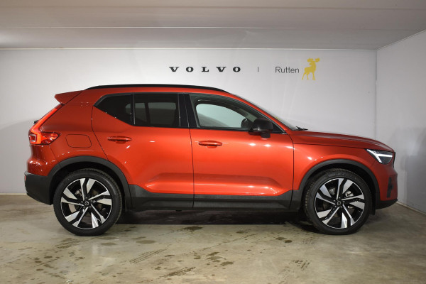 Volvo XC40 B4 211PK Automaat Ultimate Dark / Adaptieve Cruisecontrol / Elektr. schuifdak / Leer / Stoelverwarming / Stuurverwarming / Elektrische Stoelen / Elektr. achterklep / Harman Kardon / 360 graden camera /20" velgen