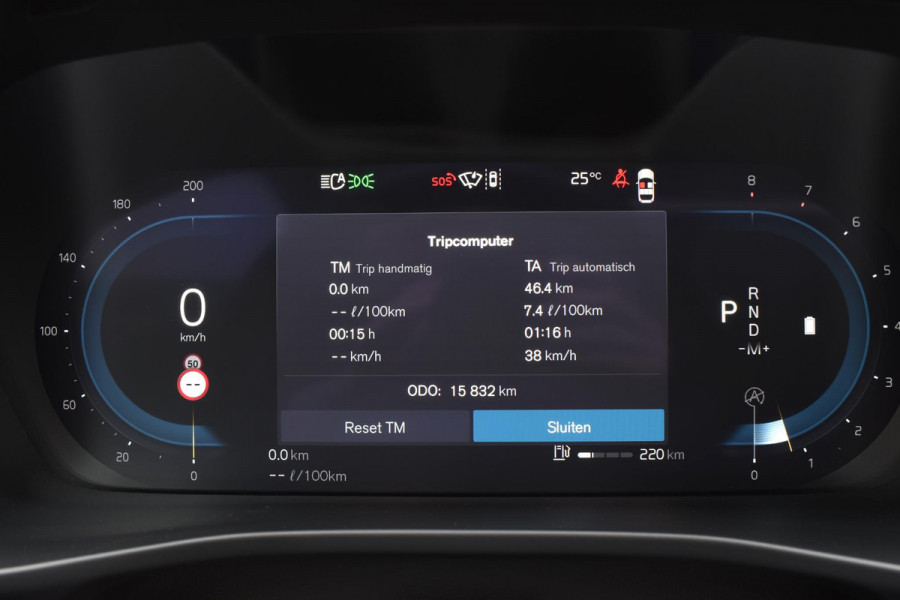 Volvo XC40 B4 211PK Automaat Ultimate Dark / Adaptieve Cruisecontrol / Elektr. schuifdak / Leer / Stoelverwarming / Stuurverwarming / Elektrische Stoelen / Elektr. achterklep / Harman Kardon / 360 graden camera /20" velgen