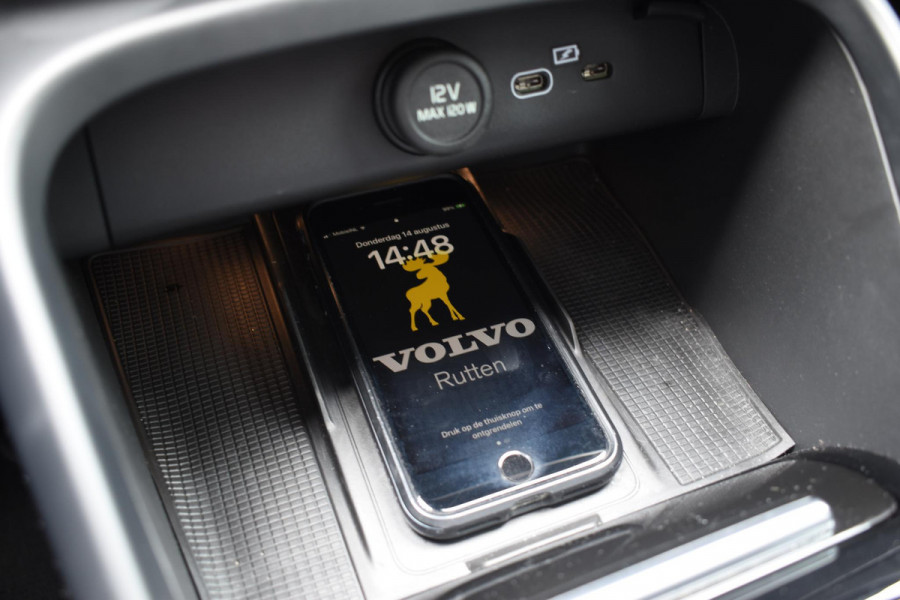 Volvo XC40 B4 211PK Automaat Ultimate Dark / Adaptieve Cruisecontrol / Elektr. schuifdak / Leer / Stoelverwarming / Stuurverwarming / Elektrische Stoelen / Elektr. achterklep / Harman Kardon / 360 graden camera /20" velgen
