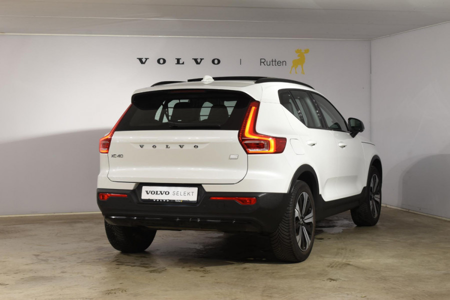 Volvo XC40 T5 262PK Automaat Recharge Ultimate Dark / Adaptieve Cruisecontrol / Elektr. schuifdak / Leer / Stoelverwarming / Stuurverwarming / Elektrische Stoelen / Trekhaak / Elektr. achterklep / Harman Kardon / 360 graden camera