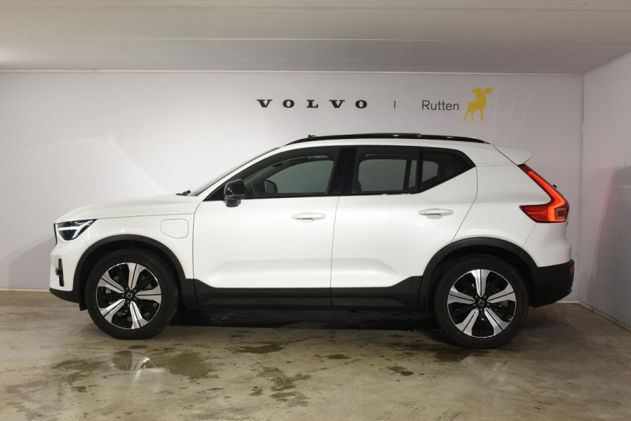 Volvo XC40 T5 262PK Automaat Recharge Ultimate Dark / Adaptieve Cruisecontrol / Elektr. schuifdak / Leer / Stoelverwarming / Stuurverwarming / Elektrische Stoelen / Trekhaak / Elektr. achterklep / Harman Kardon / 360 graden camera