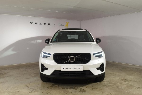 Volvo XC40 T5 262PK Automaat Recharge Ultimate Dark / Adaptieve Cruisecontrol / Elektr. schuifdak / Leer / Stoelverwarming / Stuurverwarming / Elektrische Stoelen / Trekhaak / Elektr. achterklep / Harman Kardon / 360 graden camera