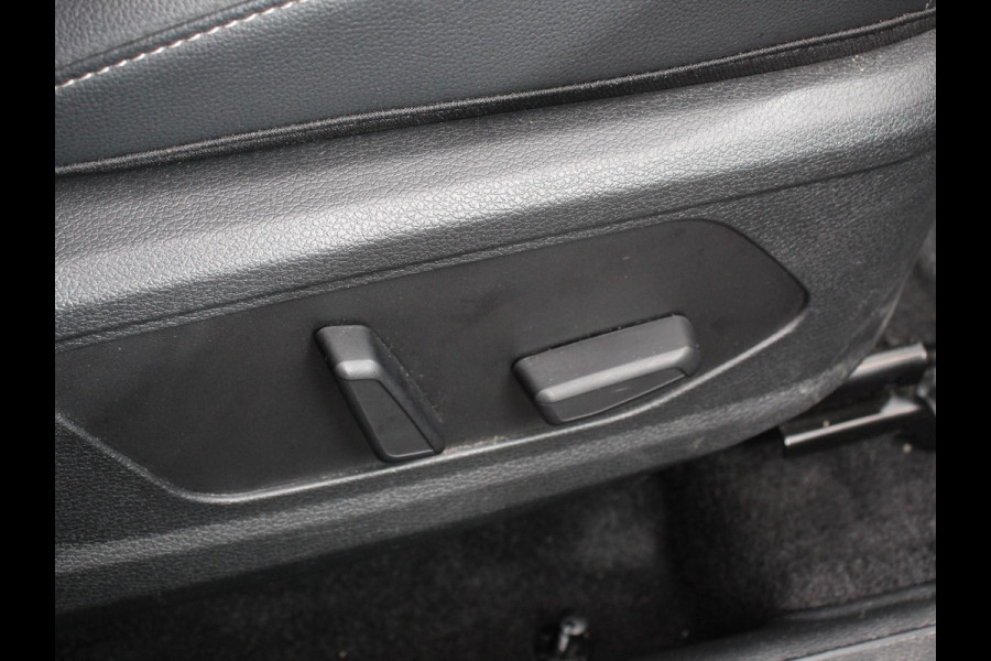 Kia Sportage 1.6 T-GDi Plug-in Hybrid AWD DynamicPlusLine Climate control Adaptieve cruise control Achteruitrij camera Parkeersensoren Keyless LED Verwarmde voorstoelen Stuurwiel verwarmd Apple Carplay/ Android Auto