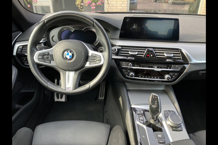 BMW 5 Serie 520i | M-Sport | Trekhaak | All-in prijs