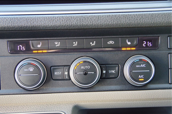 Volkswagen Crafter 35 2.0 TDI L3H2 EXCLUSIVE 177PK AUT. LED, LEDER, TREKHAAK, ADAPT. CRUISE, STOELVERWARMING, CAMERA, NAVI, NL AUTO, NAP