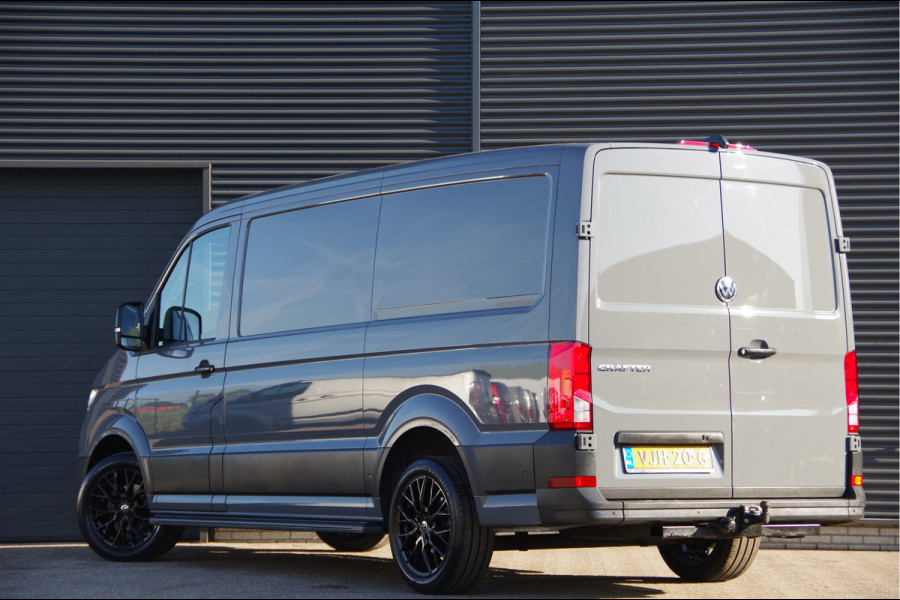 Volkswagen Crafter 35 2.0 TDI L3H2 EXCLUSIVE 177PK AUT. LED, LEDER, TREKHAAK, ADAPT. CRUISE, STOELVERWARMING, CAMERA, NAVI, NL AUTO, NAP