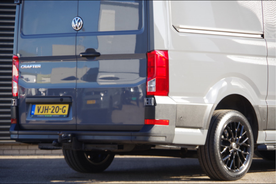 Volkswagen Crafter 35 2.0 TDI L3H2 EXCLUSIVE 177PK AUT. LED, LEDER, TREKHAAK, ADAPT. CRUISE, STOELVERWARMING, CAMERA, NAVI, NL AUTO, NAP