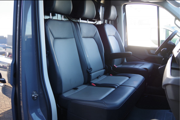 Volkswagen Crafter 35 2.0 TDI L3H2 EXCLUSIVE 177PK AUT. LED, LEDER, TREKHAAK, ADAPT. CRUISE, STOELVERWARMING, CAMERA, NAVI, NL AUTO, NAP