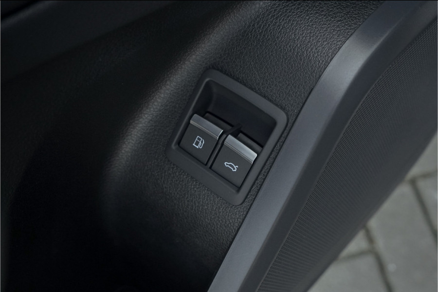 Audi Q5 Sportback 50 TFSI e S edition Pano Luchtvering Matrix 21" 1e Eig Ori NL