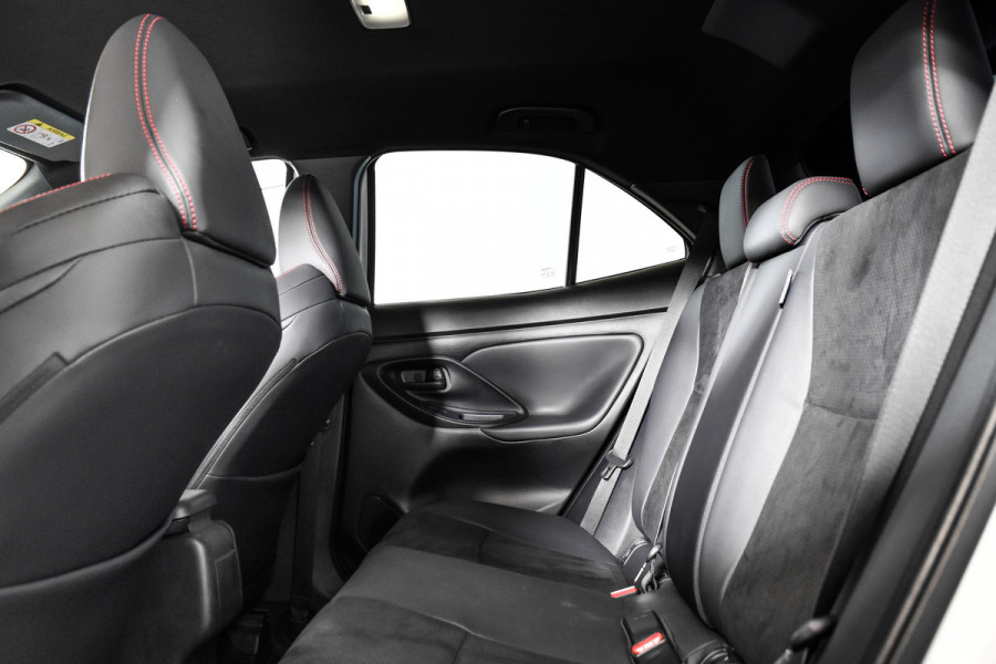 Toyota Yaris Cross 1.5 Hybrid 130 GR Sport (Nieuw model) | Dig.Cockpit | Adapt.Cruise | Stoel+Stuurverw. | Camera | PDC + NAV + App.Connect (Draadloos) | ECC | LM 18" | 2210