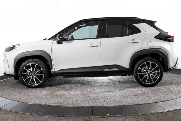 Toyota Yaris Cross 1.5 Hybrid 130 GR Sport (Nieuw model) | Dig.Cockpit | Adapt.Cruise | Stoel+Stuurverw. | Camera | PDC + NAV + App.Connect (Draadloos) | ECC | LM 18" | 2210