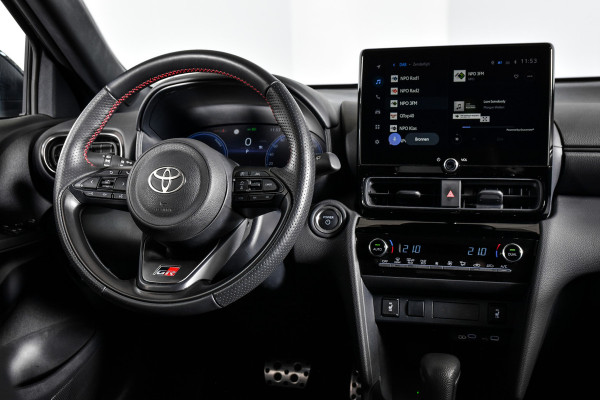 Toyota Yaris Cross 1.5 Hybrid 130 GR Sport (Nieuw model) | Dig.Cockpit | Adapt.Cruise | Stoel+Stuurverw. | Camera | PDC + NAV + App.Connect (Draadloos) | ECC | LM 18" | 2210