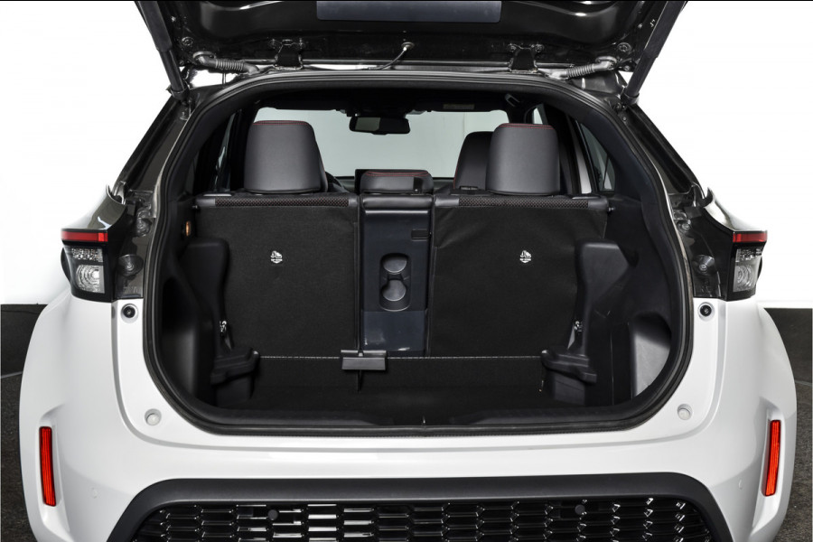 Toyota Yaris Cross 1.5 Hybrid 130 GR Sport (Nieuw model) | Dig.Cockpit | Adapt.Cruise | Stoel+Stuurverw. | Camera | PDC + NAV + App.Connect (Draadloos) | ECC | LM 18" | 2210