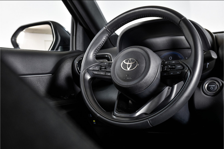Toyota Yaris Cross 1.5 Hybrid 115 First Edition (Nieuw model) | Dig.Cockpit | Adapt.Cruise | Stoelverwarming | Camera | PDC | App.Connect | Auto.Airco | LM 17" | 3887