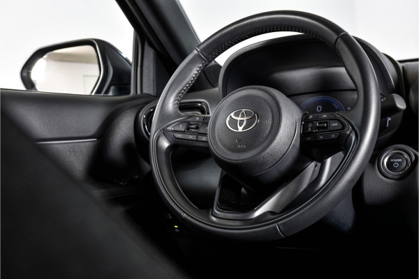 Toyota Yaris Cross 1.5 Hybrid 115 First Edition (Nieuw model) | Dig.Cockpit | Adapt.Cruise | Stoelverwarming | Camera | PDC | App.Connect | Auto.Airco | LM 17" | 8010