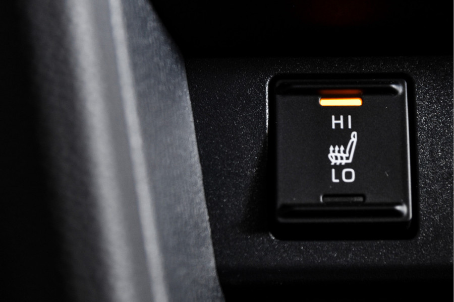 Toyota Yaris Cross 1.5 Hybrid 115 First Edition (Nieuw model) | Dig.Cockpit | Adapt.Cruise | Stoelverwarming | Camera | PDC | App.Connect | Auto.Airco | LM 17" | 8010