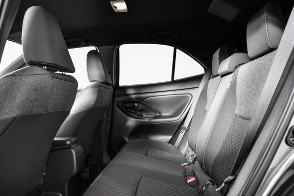 Toyota Yaris Cross 1.5 Hybrid 115 First Edition (Nieuw model) | Dig.Cockpit | Adapt.Cruise | Stoelverwarming | Camera | PDC | App.Connect | Auto.Airco | LM 17" | 8010
