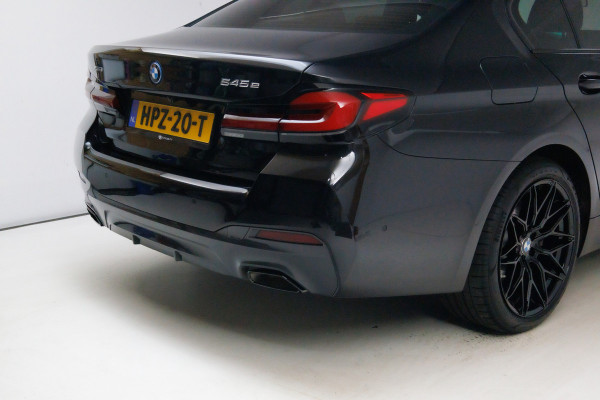 BMW 5 Serie 545e xDrive High Exec. M-sport Black Edition 394 PK | Open Dak | Trekhaak elec. | Volledig leder 360 Camera, Stoel- en stuurverwarming