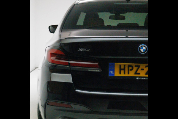 BMW 5 Serie 545e xDrive High Exec. M-sport Black Edition 394 PK | Open Dak | Trekhaak elec. | Volledig leder 360 Camera, Stoel- en stuurverwarming