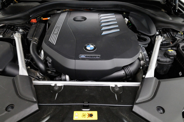 BMW 5 Serie 545e xDrive High Exec. M-sport Black Edition 394 PK | Open Dak | Trekhaak elec. | Volledig leder 360 Camera, Stoel- en stuurverwarming