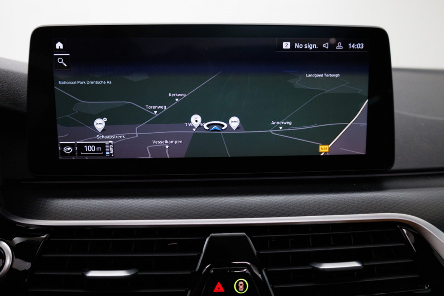 BMW 5 Serie 545e xDrive High Exec. M-sport Black Edition 394 PK | Open Dak | Trekhaak elec. | Volledig leder 360 Camera, Stoel- en stuurverwarming