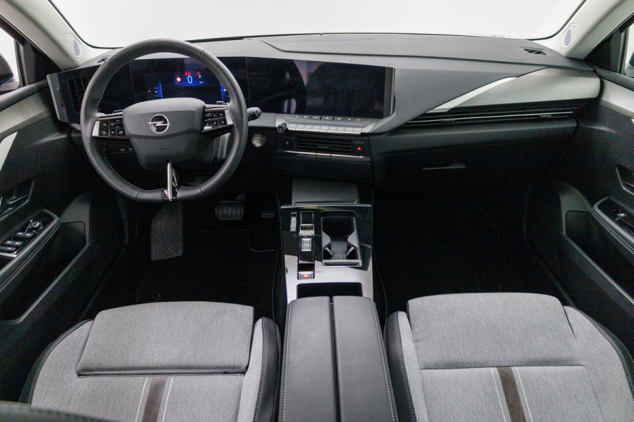 Opel Astra Sports Tourer 1.6 Turbo 181 PK Plug In Hybrid Business Edition | AGR stoel | Stoel- stuur- en vooruit verwarming | Navigatie, App. connect, Camera, Adaptieve Cruise