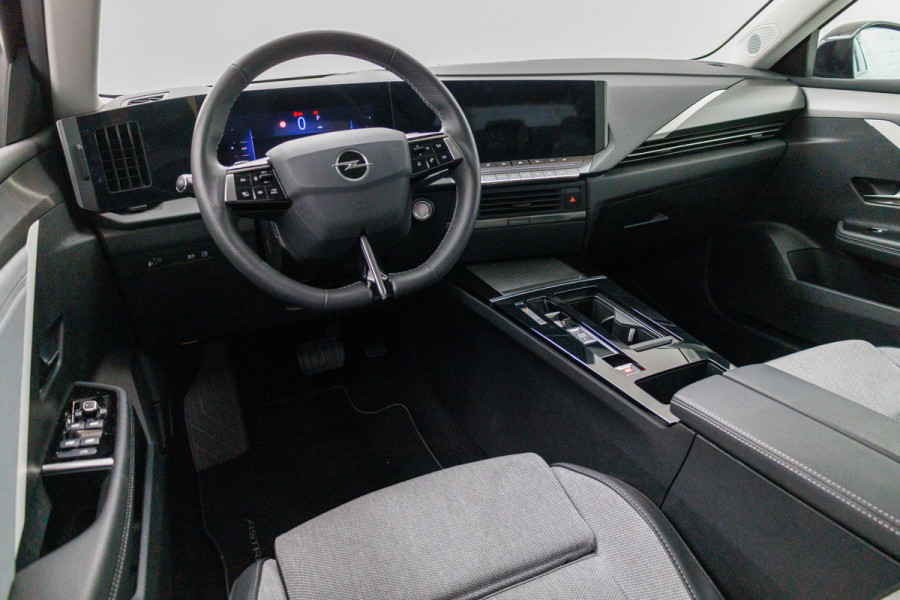 Opel Astra Sports Tourer 1.6 Turbo 181 PK Plug In Hybrid Business Edition | AGR stoel | Stoel- stuur- en vooruit verwarming | Navigatie, App. connect, Camera, Adaptieve Cruise